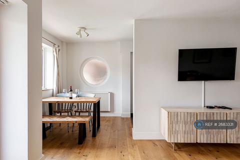 undefined, Maynards Quay, London, E1W
