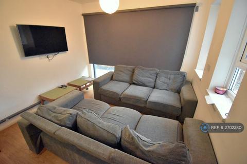 6 bedroom terraced house to rent, Hillside Court, Reading, RG1