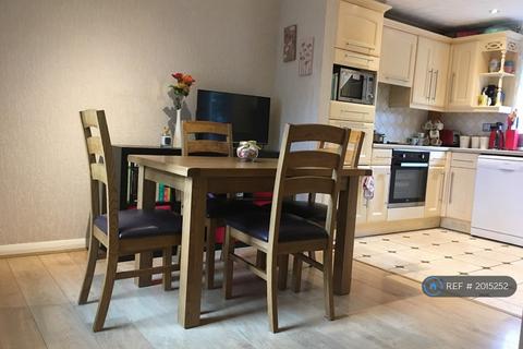 3 bedroom semi-detached house to rent, Hadleigh Court, Cambridge, CB5