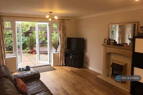 3 bedroom semi-detached house to rent, Hadleigh Court, Cambridge, CB5