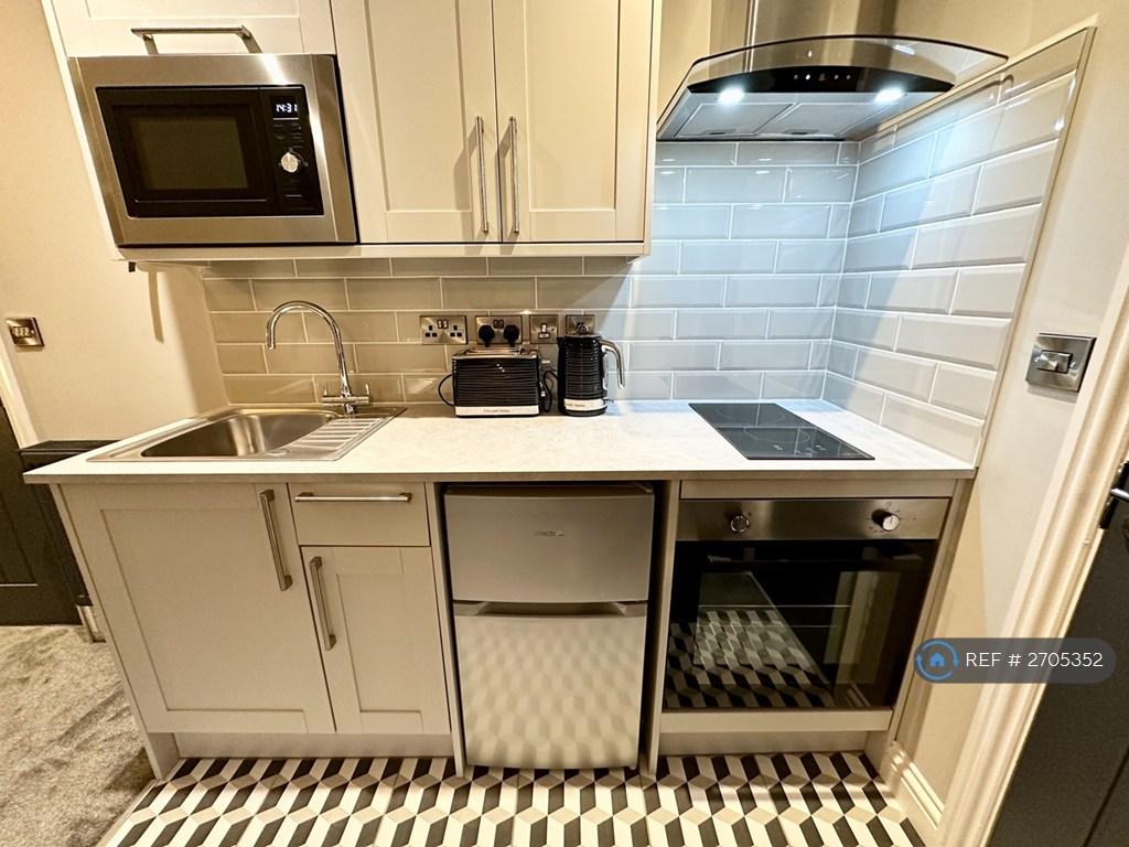 Studio Kitchen
