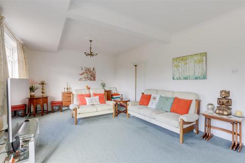 3 bedroom detached house for sale, Elmswood Gardens, Sherwood NG5