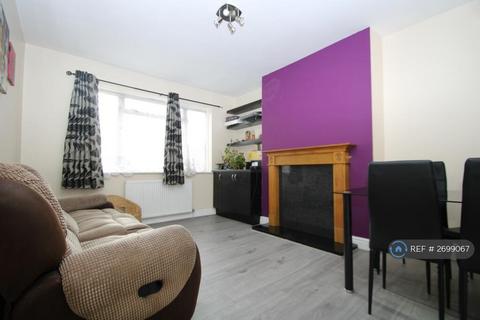 2 bedroom maisonette to rent, Martin Crescent, Croydon, CR0