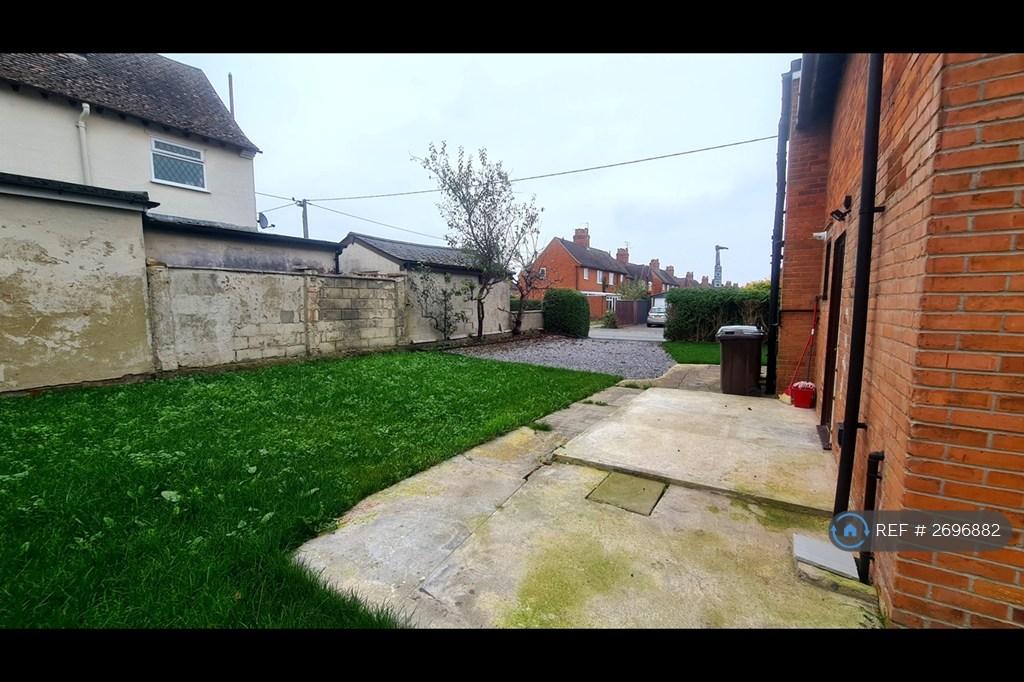 Garden And Driveway