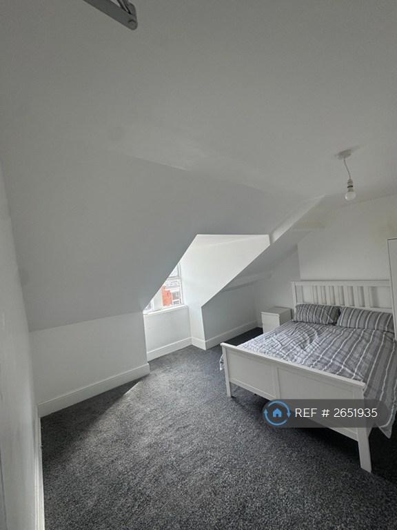 Room 5 (Available)