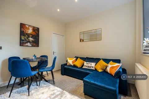 4 bedroom terraced house to rent, Friarswood Road, Newcastle-Under-Lyme, ST5