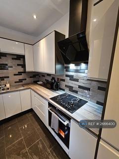 4 bedroom terraced house to rent, Friarswood Road, Newcastle-Under-Lyme, ST5