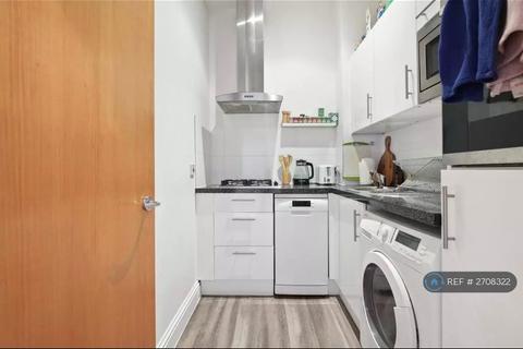 2 bedroom flat to rent, Kingsland High Street, London, E8