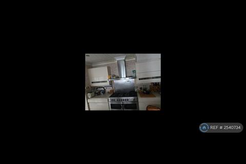 3 bedroom semi-detached house to rent, West Point, Slough, SL1