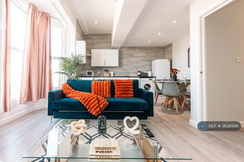 3 bedroom flat to rent, Shirley High Street, Southampton, SO16