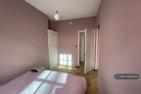 3 bedroom flat to rent, Bennett House, London, SW1P