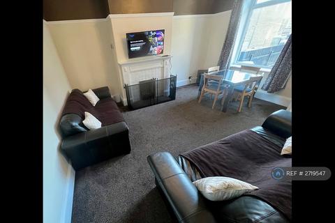 2 bedroom terraced house to rent, Warley Road, Halifax, HX1