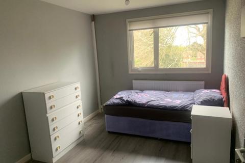 undefined, Room 4, Ilsham grove