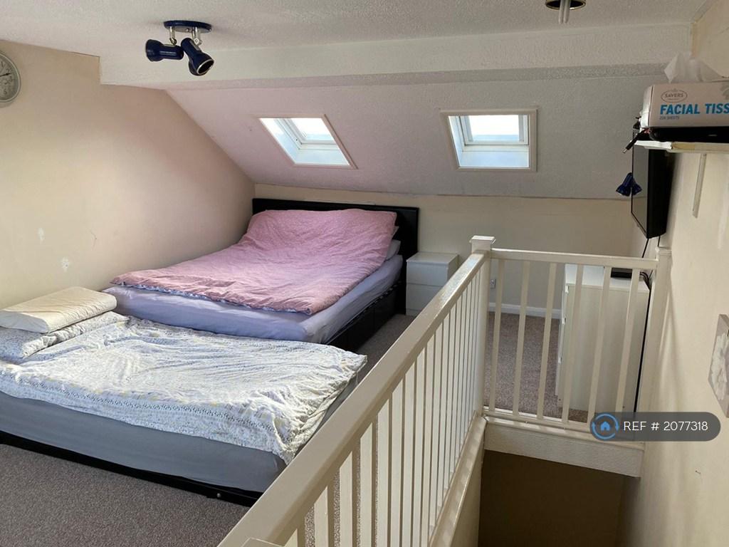 Room 4 Loft