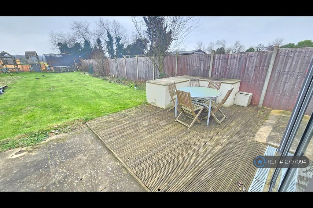 Large 40m Garden At Rear With Decking And Patio