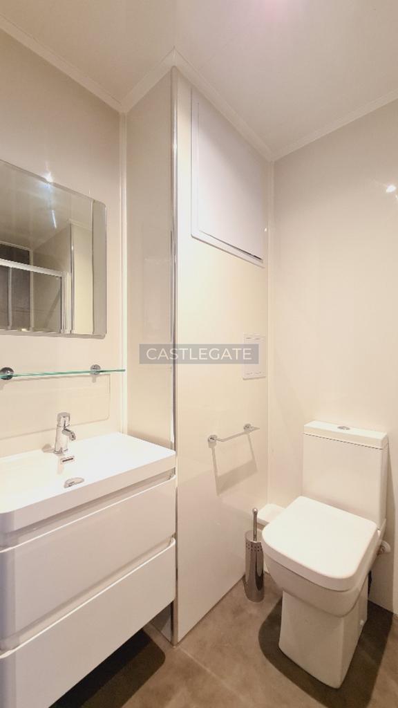 Renaissance Works, Room 114, 103 New Street, Hudde