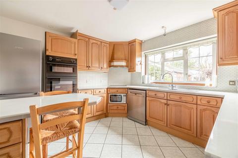 undefined, Woodland Avenue, Windsor