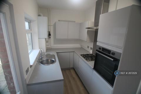 2 bedroom terraced house to rent, Hervey Street, Northampton, NN1