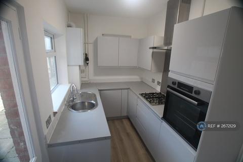2 bedroom terraced house to rent, Hervey Street, Northampton, NN1