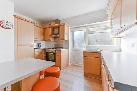 2 bedroom maisonette for sale, Perth Close, Raynes Park, London, SW20