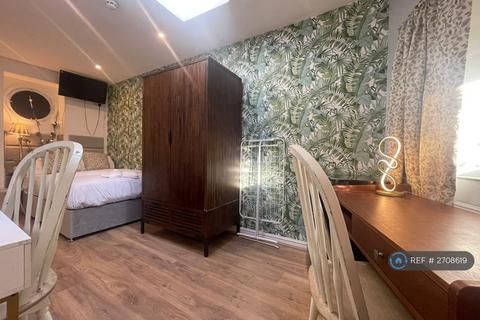 1 bedroom in a flat share to rent, Agar Grove, London, NW1
