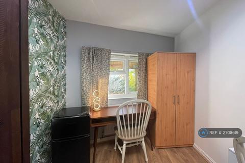 1 bedroom in a flat share to rent, Agar Grove, London, NW1