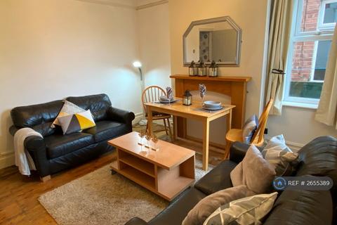 4 bedroom semi-detached house to rent, Earlsdon Avenue North, Coventry, CV5