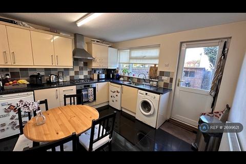 2 bedroom end of terrace house to rent, Fotherby Court, Maidenhead, SL6