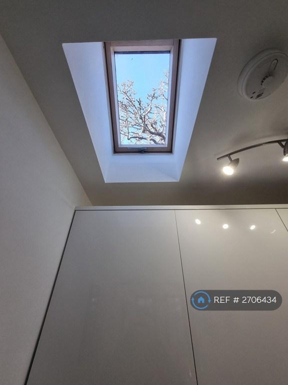 Kitchen Roof Window