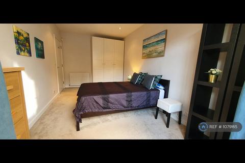 2 bedroom flat to rent, Essex Road, London, N1