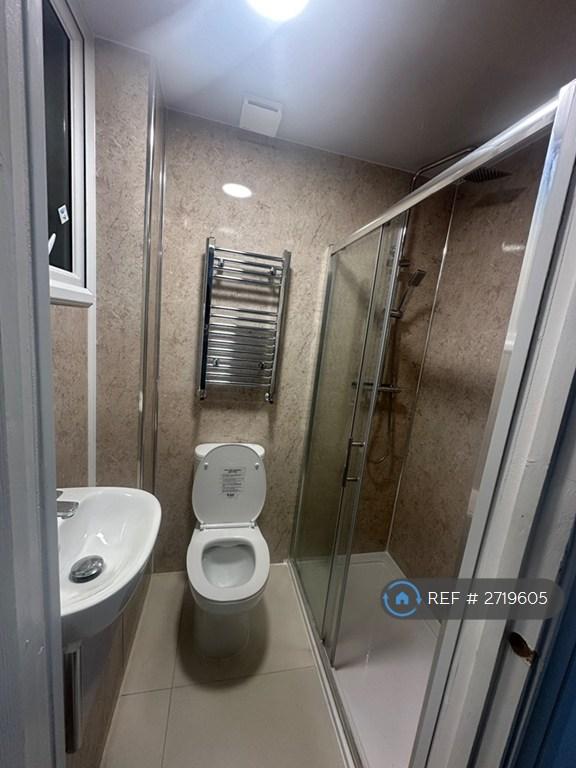 Room 2- Bathroom