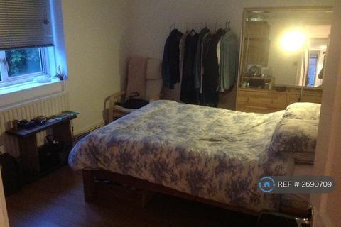 2 bedroom flat to rent, Clapton Common, London, E5