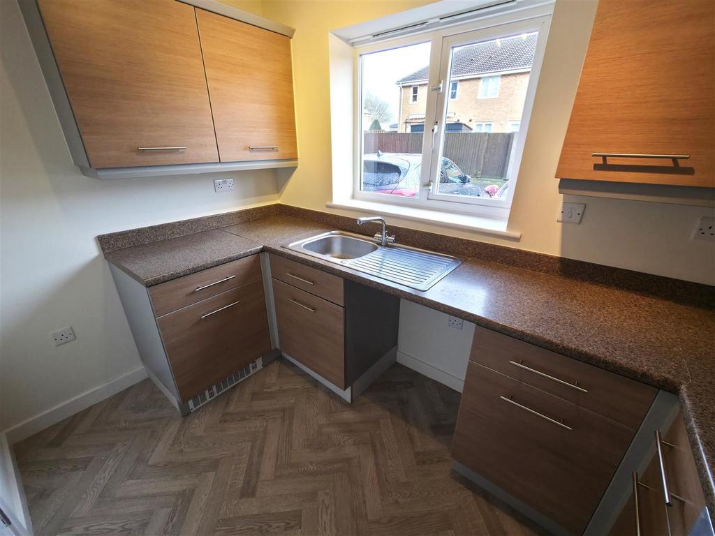 Kitchen 2.jpg