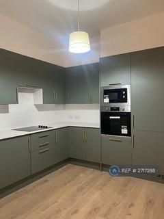 1 bedroom in a flat share to rent, Stoke Newington High Street, London, N16
