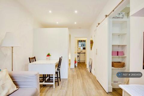 2 bedroom flat to rent, Hillsborough Court, London, NW6