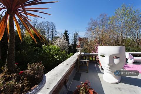 3 bedroom flat to rent, Lindfield Gardens, London, NW3