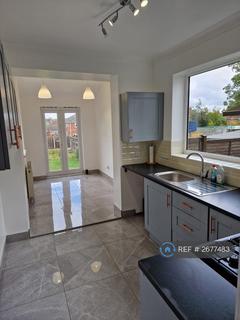 3 bedroom semi-detached house to rent, Genge Avenue, Wolverhampton, WV4