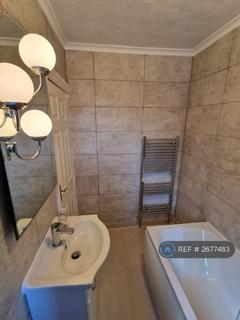 3 bedroom semi-detached house to rent, Genge Avenue, Wolverhampton, WV4
