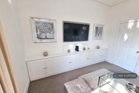 3 bedroom flat to rent, Mount Ararat Road, Richmond, TW10