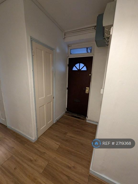 Entrance + Storage 1
