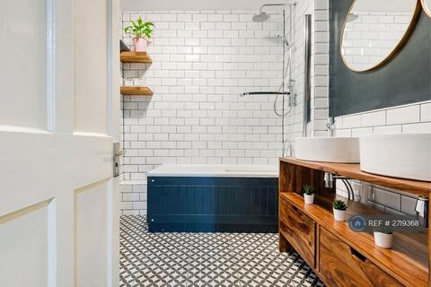 undefined, Comber House, London, SE5