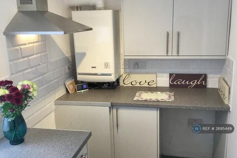 2 bedroom flat to rent, Greenhill Rise, Corby, NN18