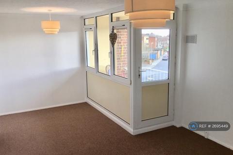2 bedroom flat to rent, Greenhill Rise, Corby, NN18
