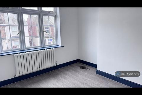3 bedroom detached house to rent, Crossfield Road, Clacton-On-Sea, CO15
