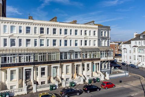 1 bedroom flat for sale, Kingsway, Hove BN3