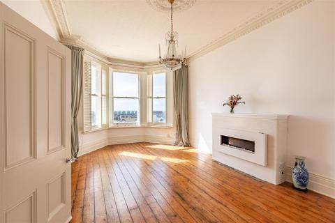1 bedroom flat for sale, Kingsway, Hove BN3