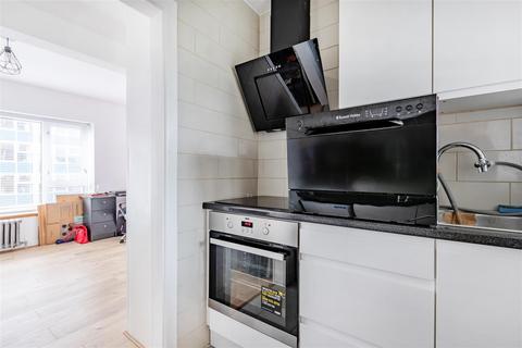 undefined, Kingsway, Hove BN3