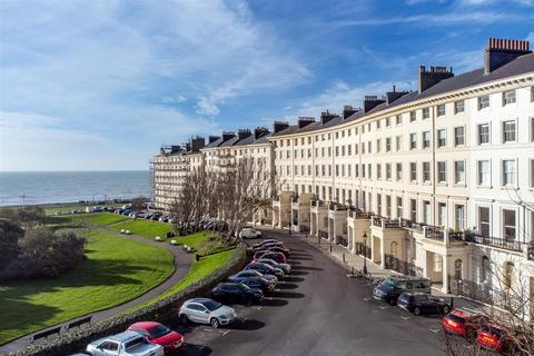 3 bedroom apartment for sale, Adelaide Crescent, Hove BN3