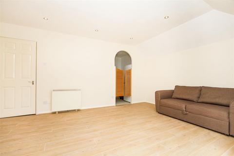 undefined, Colwyn Green, Snowdon Drive, Colindale