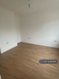 3 bedroom semi-detached house to rent, Bowly Road, Gloucester, GL1